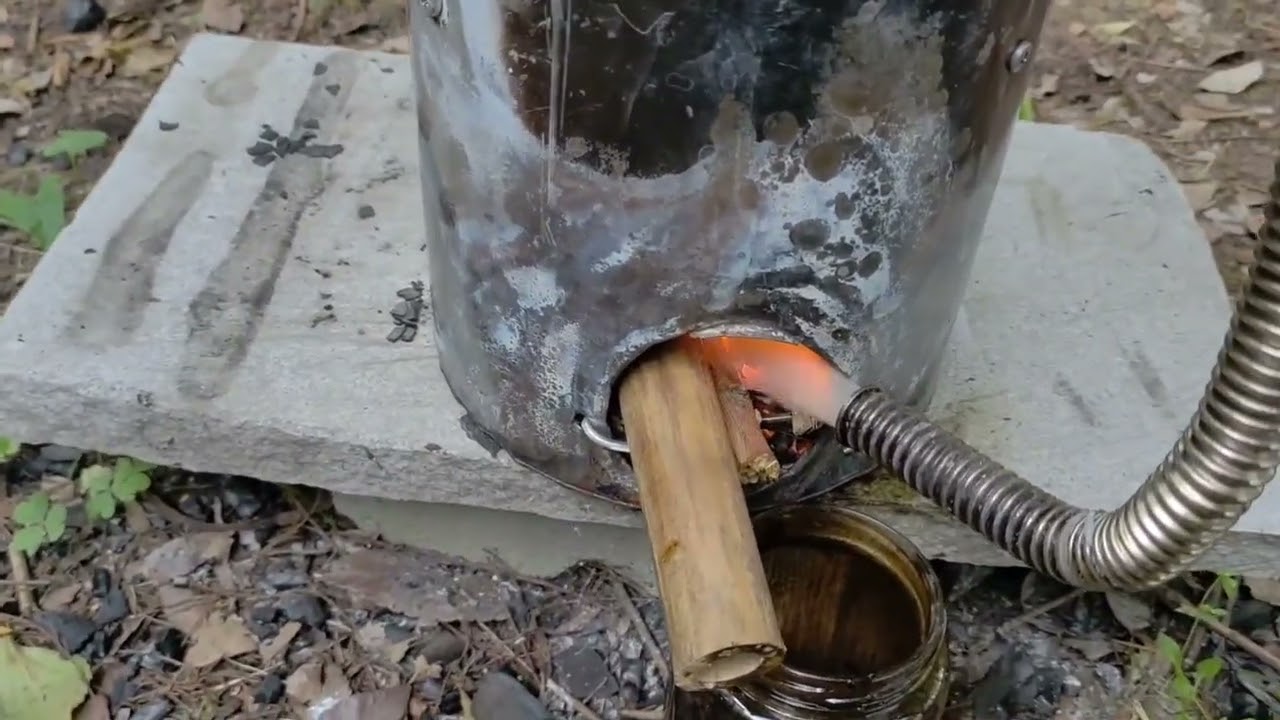 手把手教你制作一个巨牛的焖碳炉#柴火炉 #气化炉 #原始技术 #野外生活 #野炊 #露营装备 #户外玩火 #野外生存 #废土风 #手工DIY