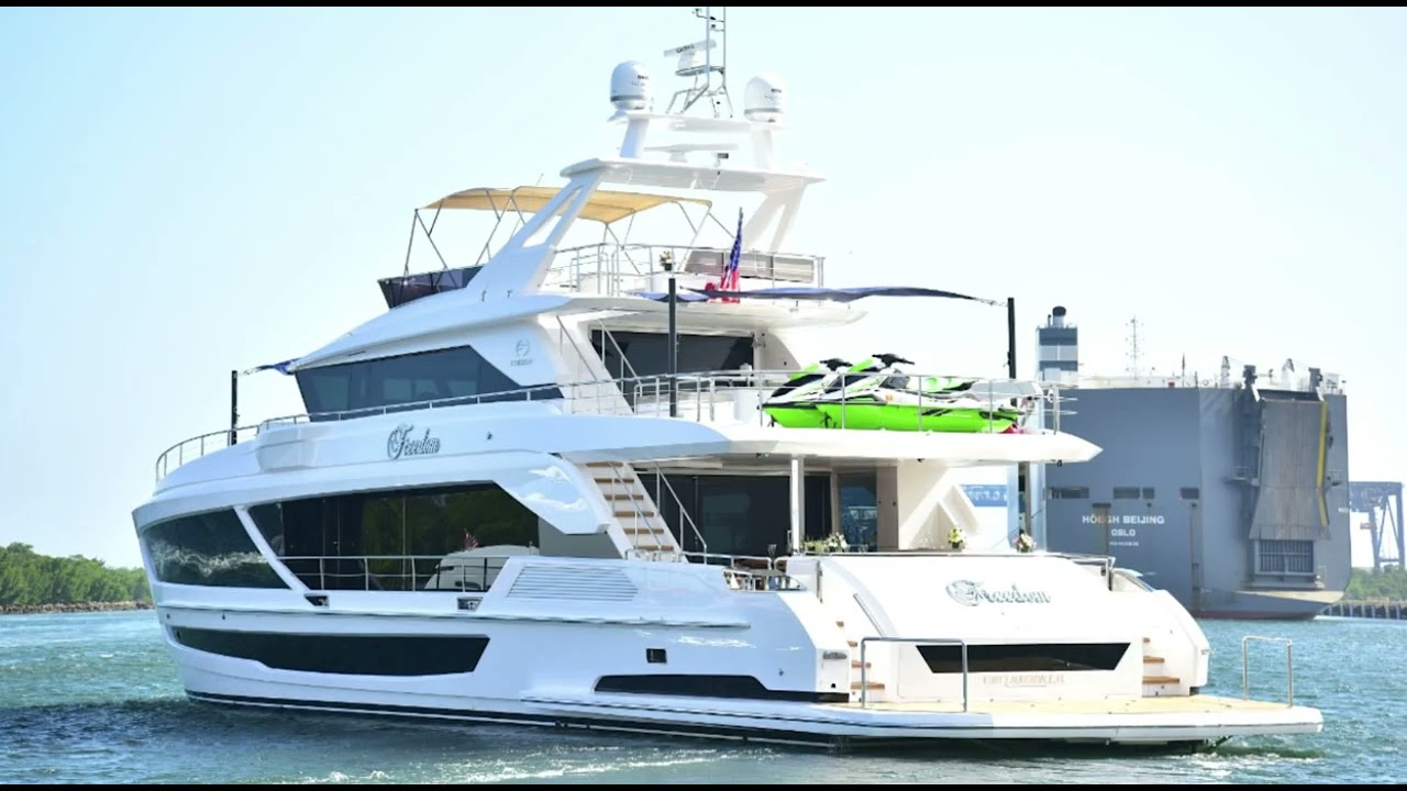 110' Horizon - Yacht Rental in Fort Lauderdale, Florida.🛥️🏝️🌊🥳