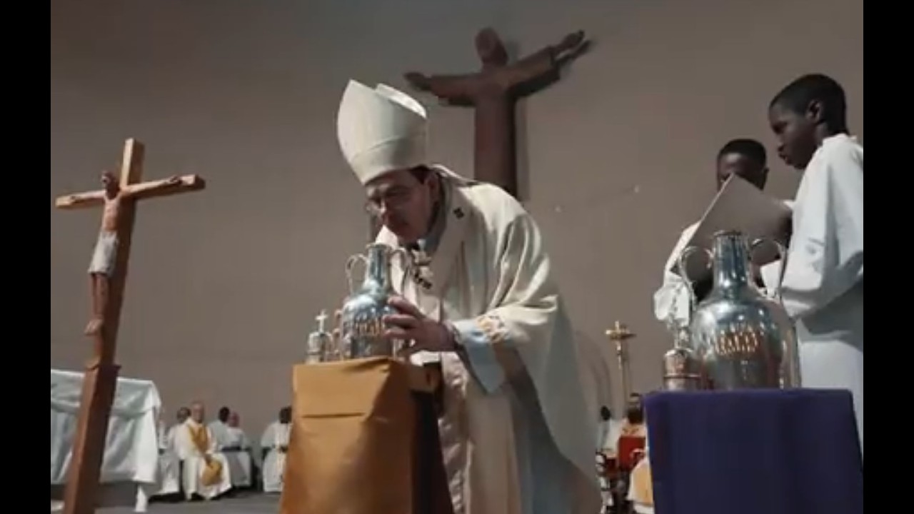 Invitation à la Messe chrismale! / An invitation to the Chrism Mass!