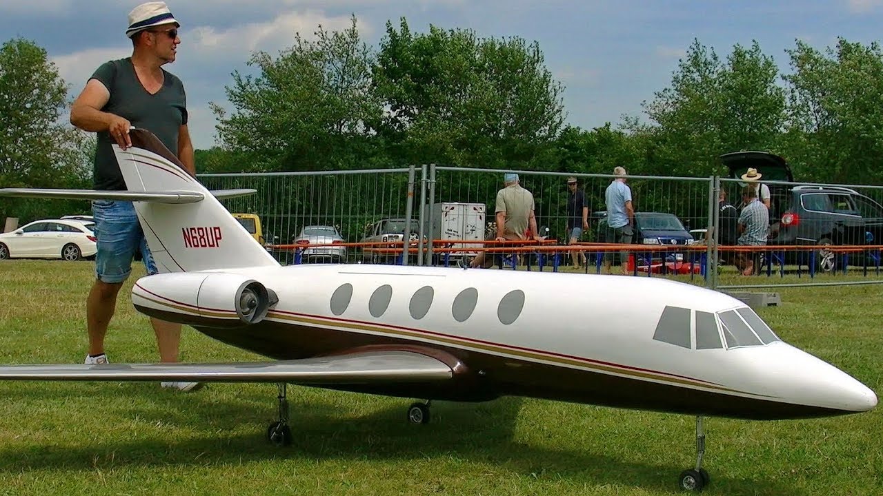 HUGE RC DESAULT FALCON 20 SCALE MODEL AIRLINER TURBINE JET FLIGHT DEMONSTRATION