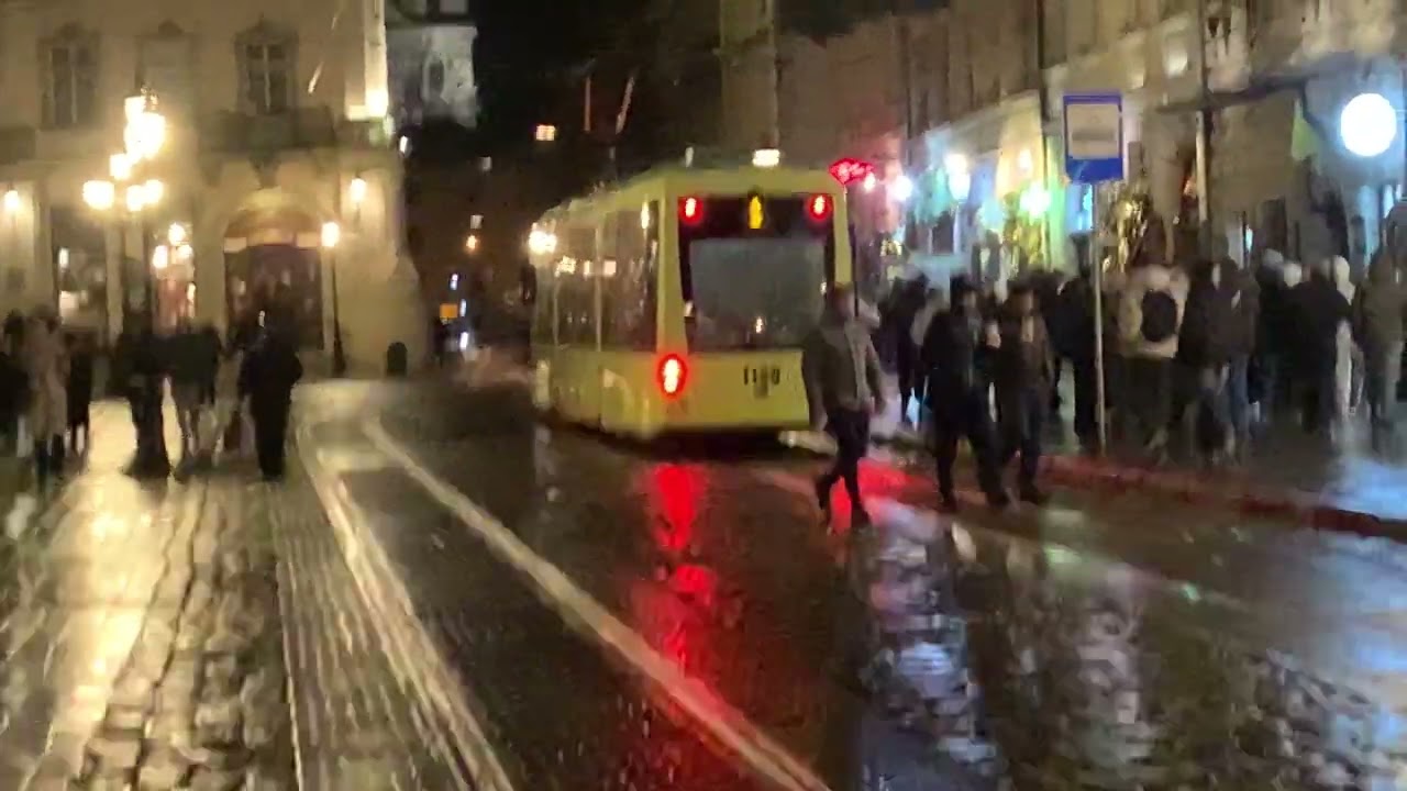 Трамвай ЕЛЕКТРОН на 2-му маршруті (Коновальця—Пасічна) 