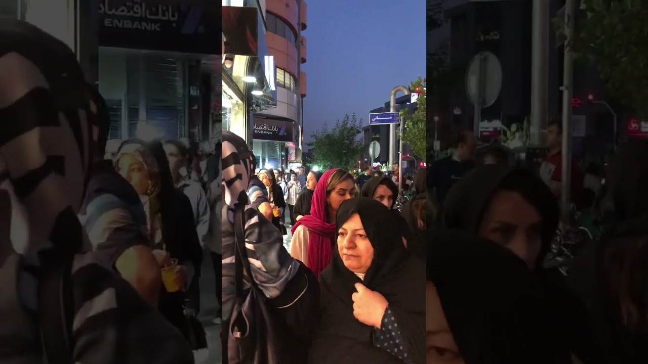 IRAN 2023🇮🇷 Nightlife & Street Walk  