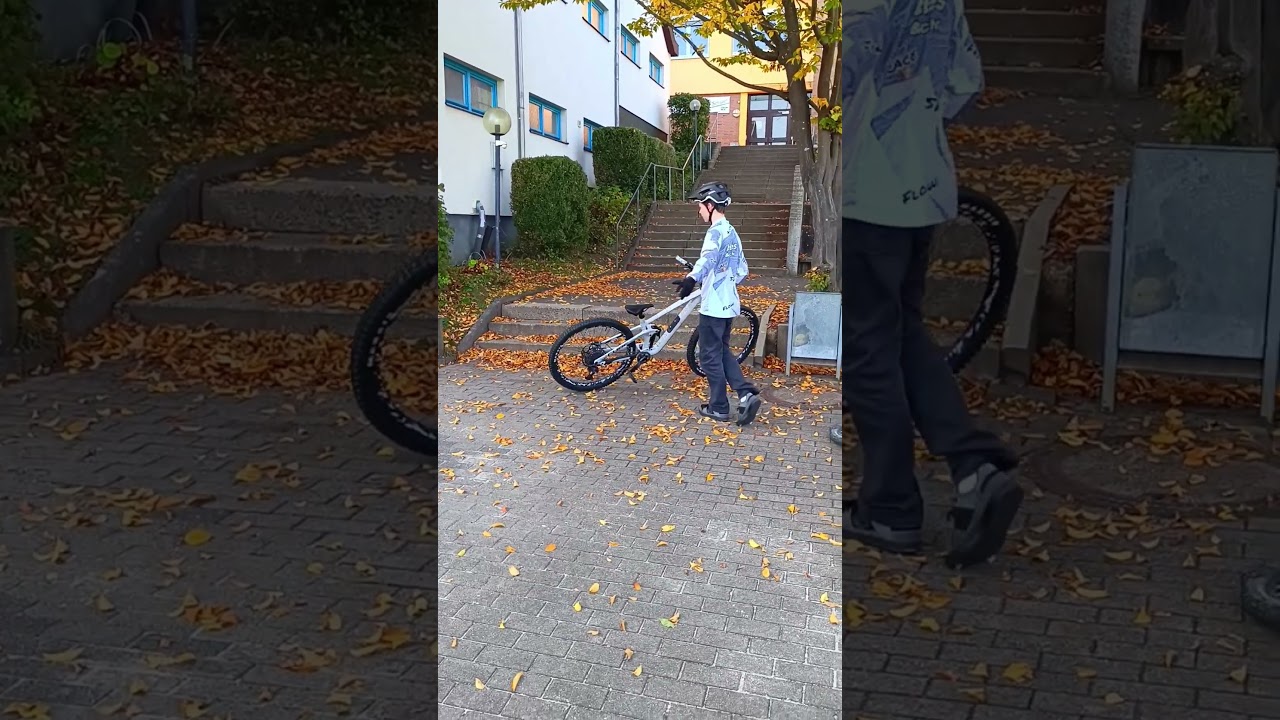 Fakie Down Stairs🔄 #bike #tricks #mtb #fakie #stairs