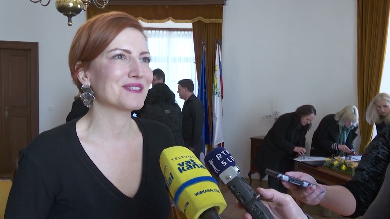 Podpis pogodbe o upravljanju gradu Pišece