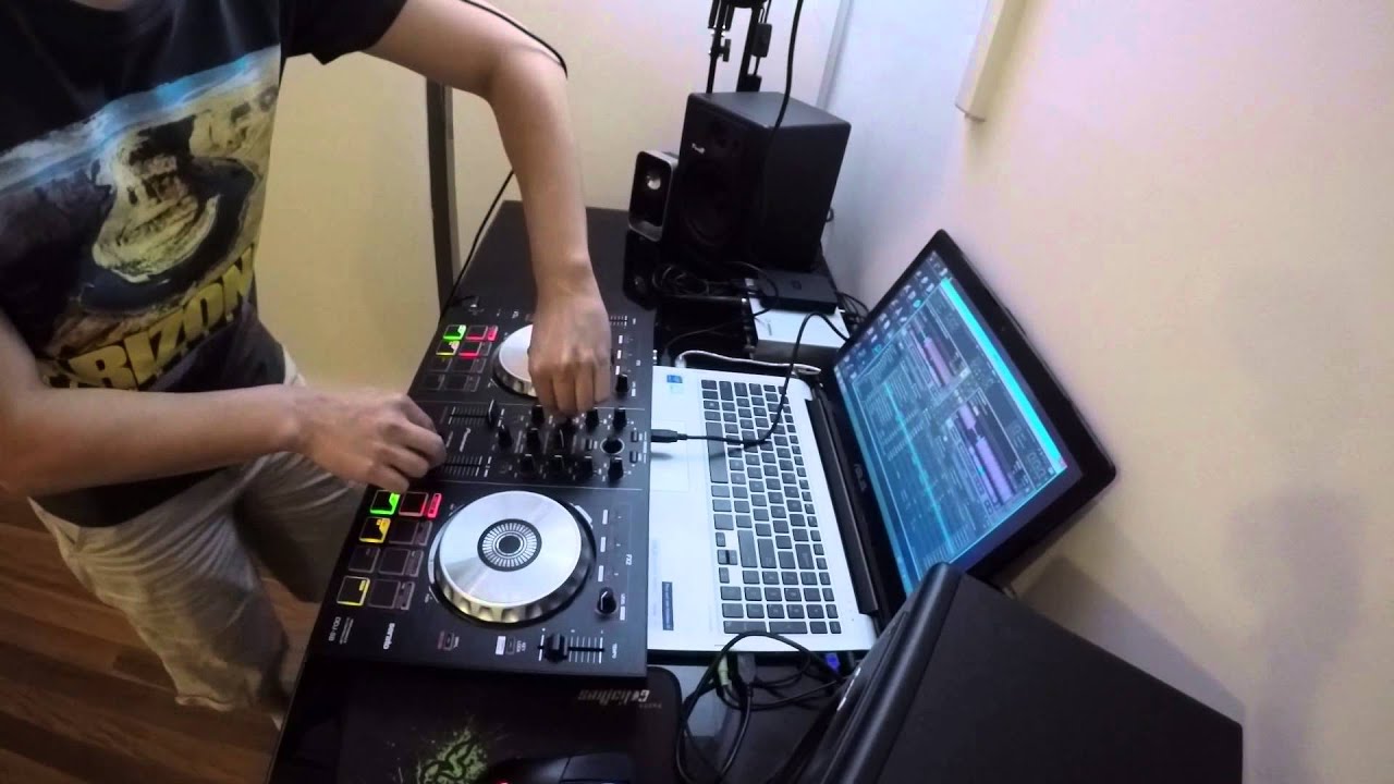 DJ ViperStar - HTID USA Weekender...close enough (DDJ-SB with Traktor)