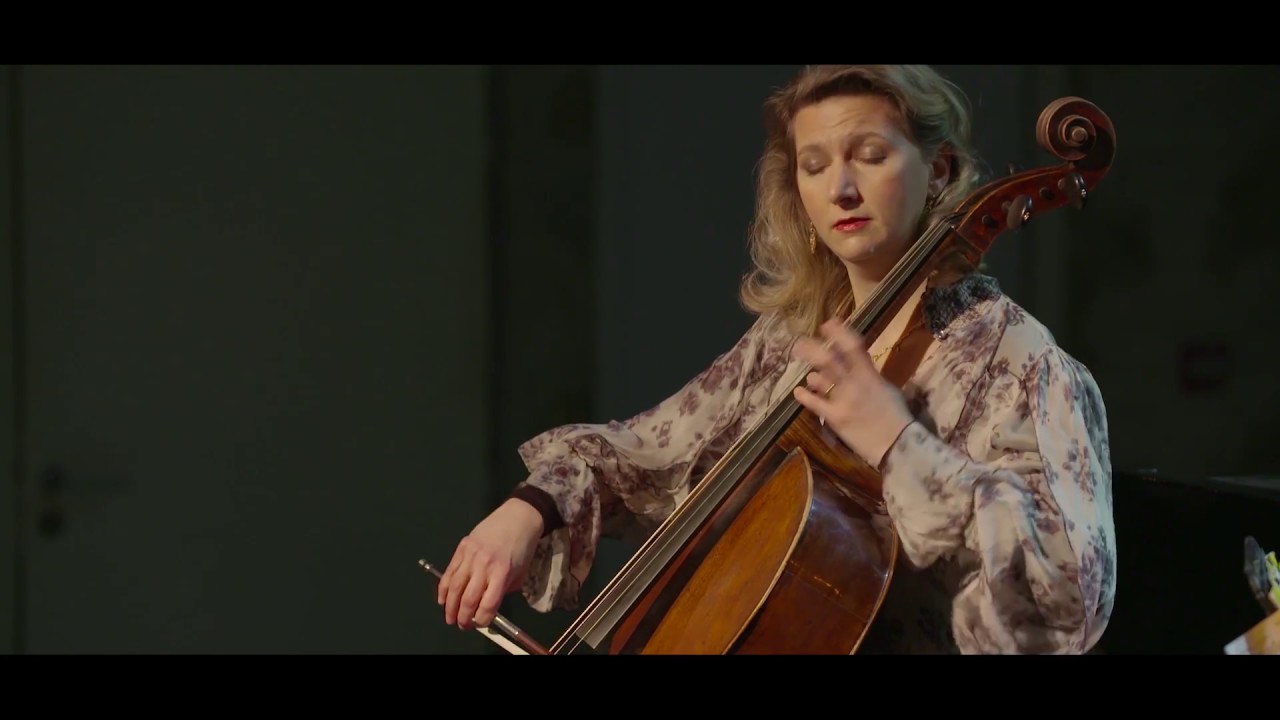 Sarah sings a lullaby to little Isaac (Exiles Live) | Ophélie Gaillard