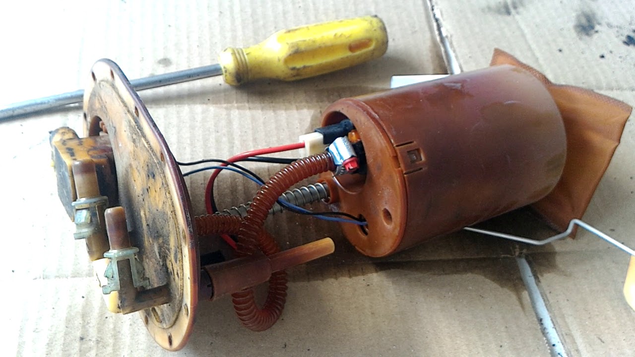Palio com problema na tampa do suporte da bomba de combustível