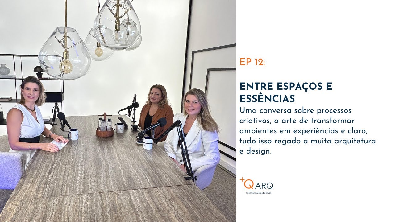 Entre Espaços e Essências