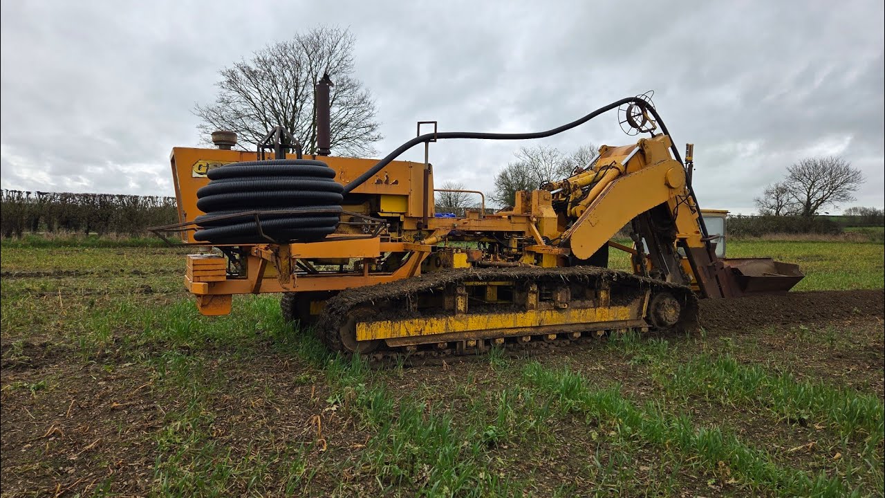 Steenbergen Hollanddrain GSS trenching  machine