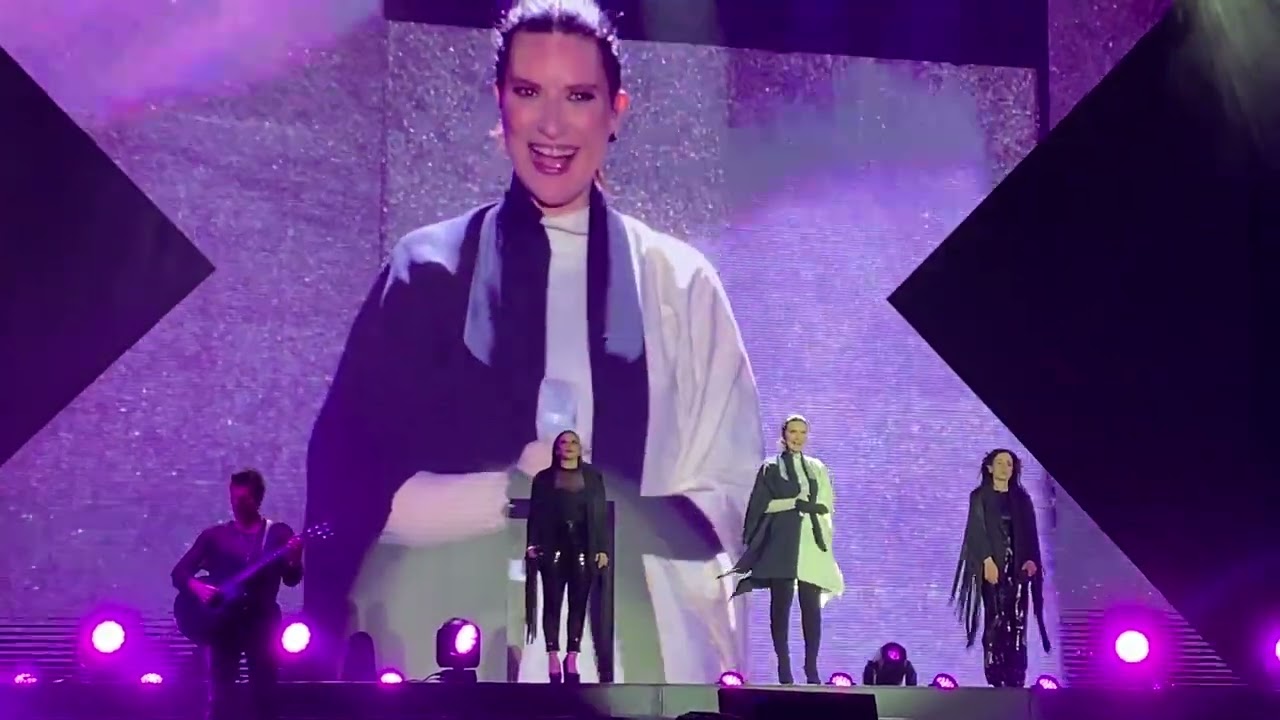 Inolvidable - Amores Extraños /Laura Pausini Peru 24