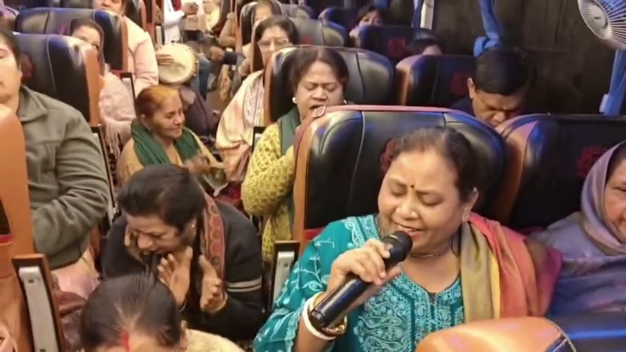 घर से बस में बैठते  ही बन जाता है वृंदावन धाम  🙏 यही है बिहारी जी  की  संगत का रस 🙏 राधे राधे 🙏
