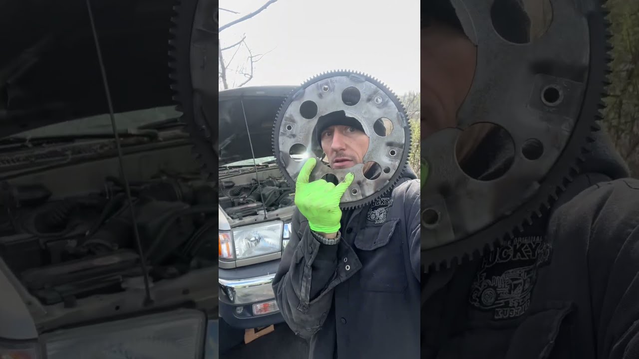 Еще одна треснувшая гибкая пластина&hellip;