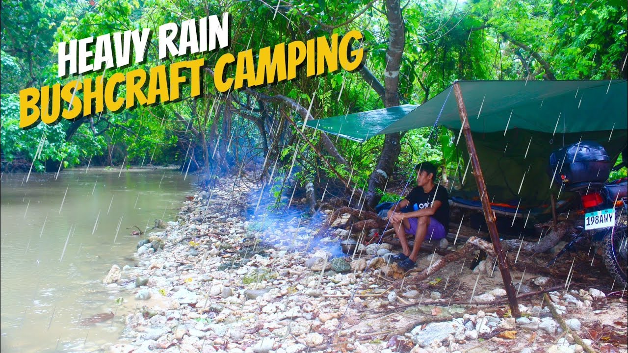 Heavy rain Bushcraft Camping alongside Spring/diy bushcraft shelter