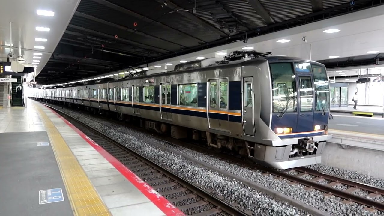 321系近アカD35編成　普通 京都行き　新大阪駅6番のりば発車　2024年7月6日撮影