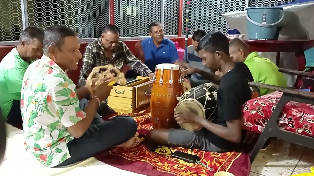Suresh (Saheb) from Suva singing bhajan in Nukuloa, Ba.