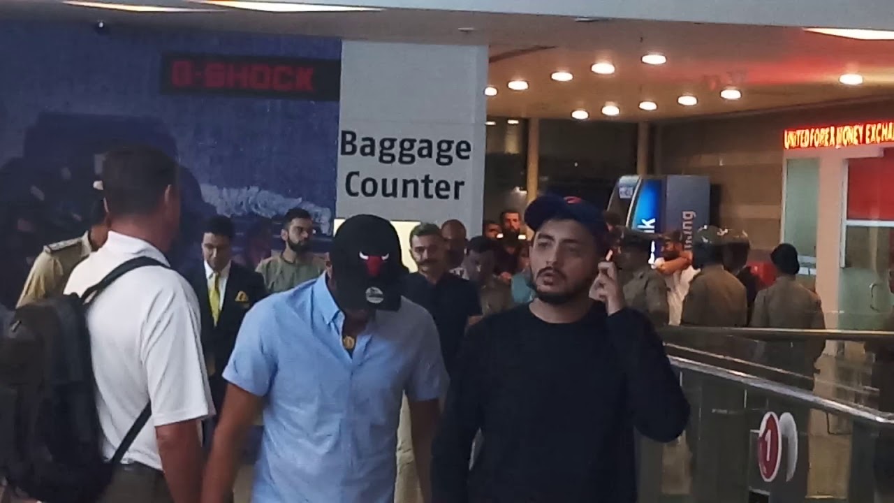 RCB team com to Bangalore Orion mall