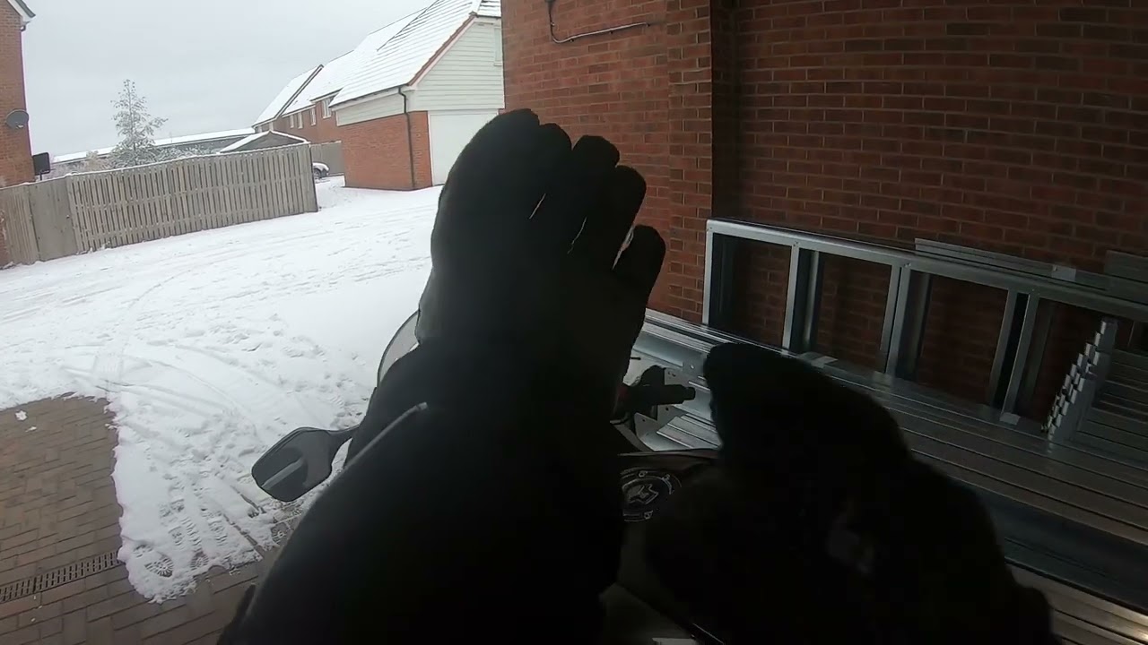 Honda VFR 1200 F DCT on snow