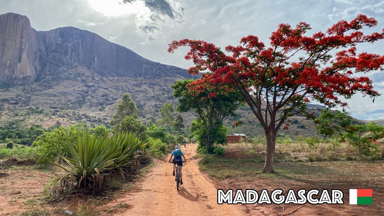 🇲🇬 Crossing Madagaskar by bike 🚴‍♂️