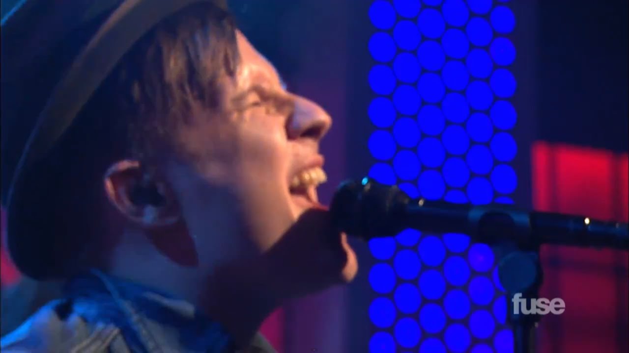 Fall Out Boy - Saturday (Live on Trending 10)