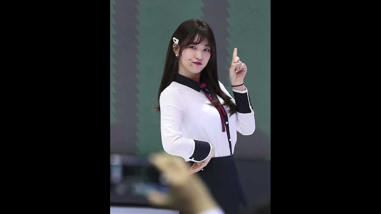 [60f] 170409 라붐 (Laboum) 율희 - 푱푱 (Shooting Love) @ 2017서울모터쇼 By 신비글