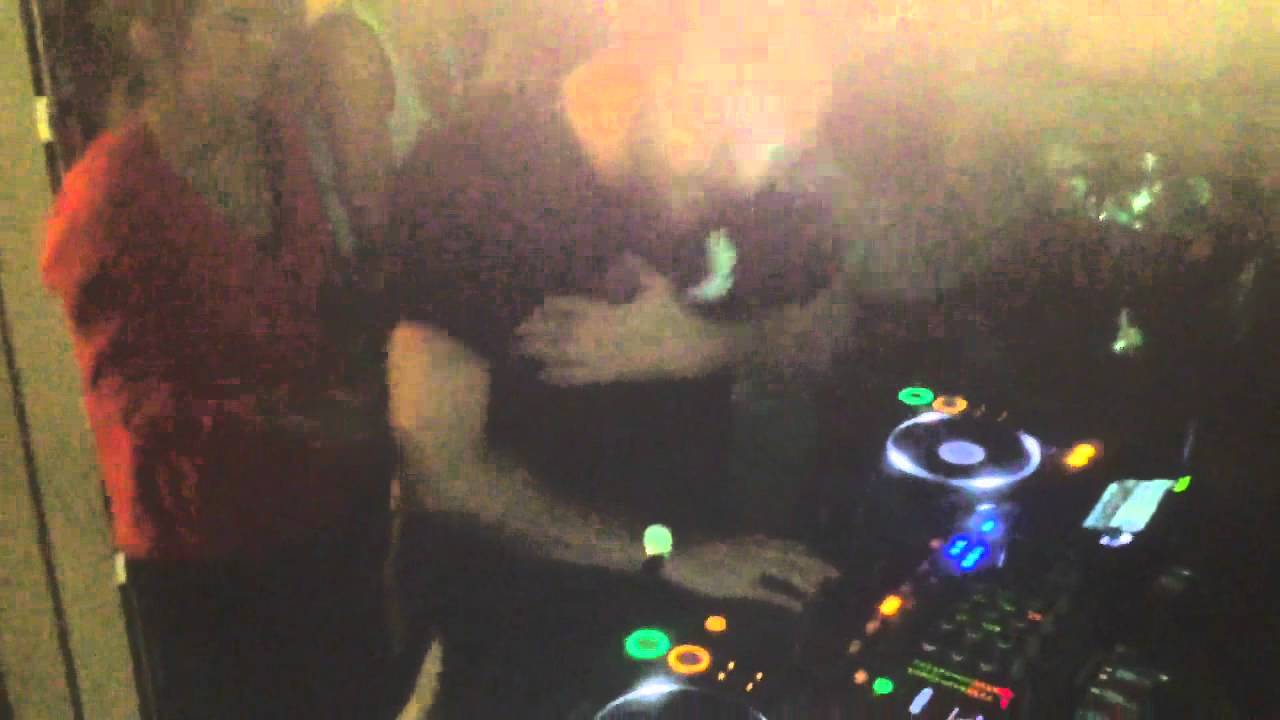 Control movement (Gesaffelstein & Brodinski) live @ wanderl