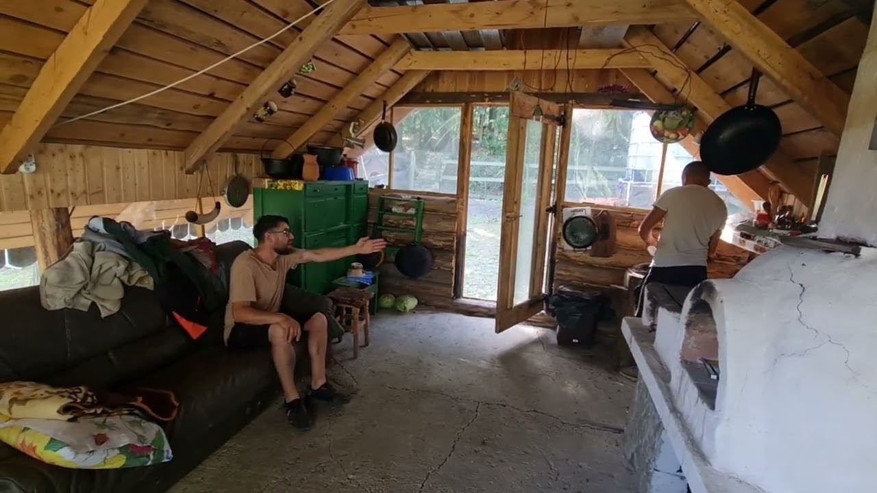 Costică îl dă în gât pe Tiberiu  lui Cornel de la Căsuța din Pădure !!