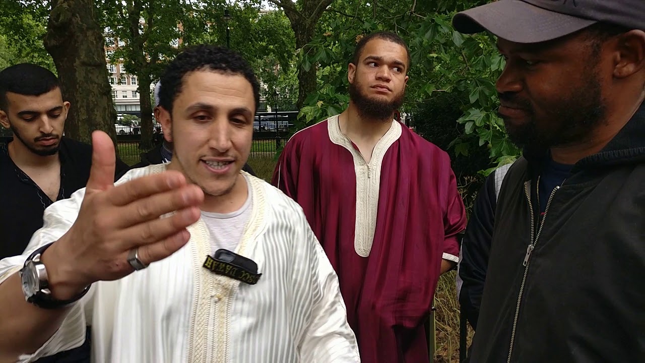 PROOF GOD EXISTS!! | Shamsi Discussing with Agnostic At Speakers Corner