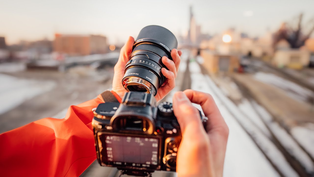 CRUSHING 65mm F/2 Lens Street Photography - Sigma 65mm F/2.0