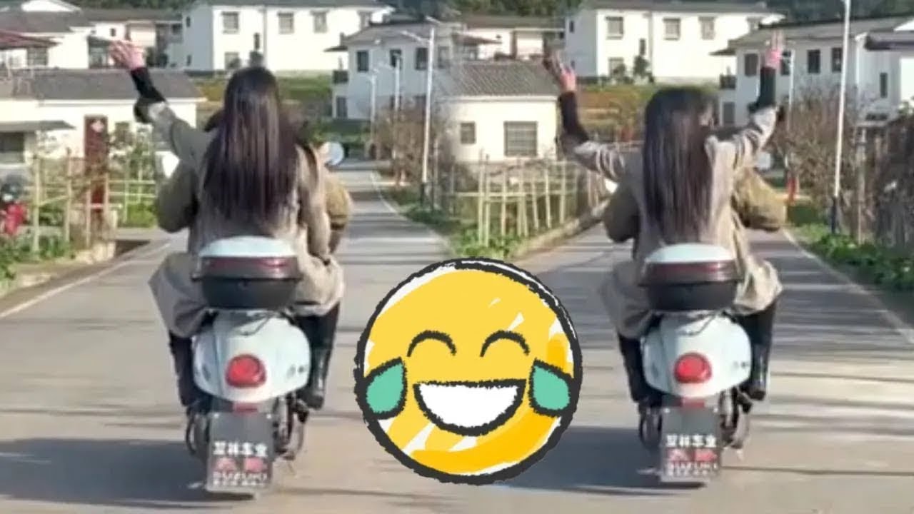偶遇人形转弯灯，超萌惊喜！#搞笑#农村
