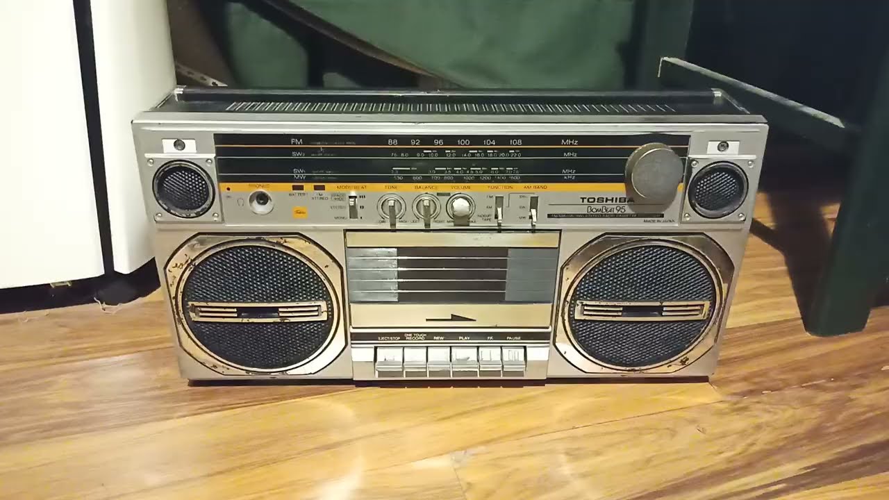 Toshiba Bombeat 95 Boombox