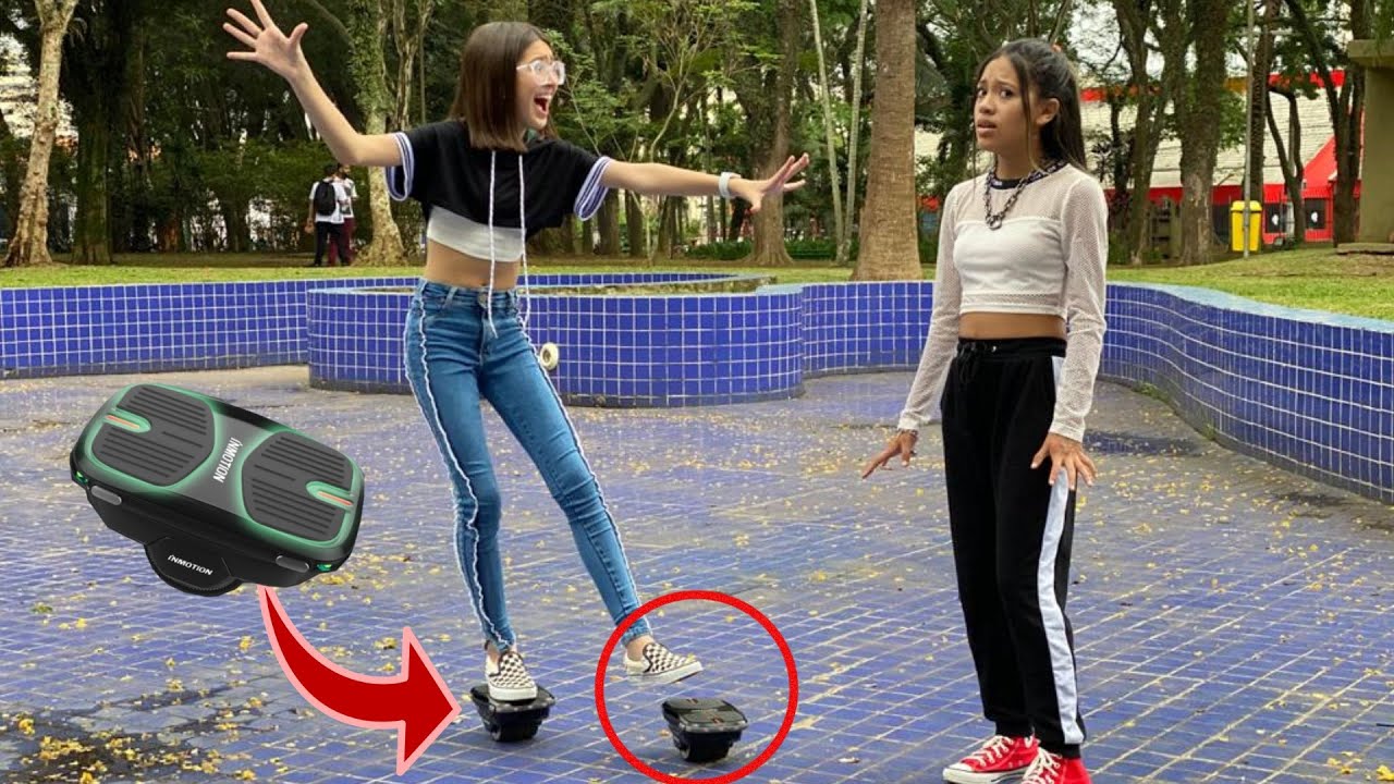 ENSINANDO MINHA AMIGA A ANDAR COM MEU PATINS ELÉTRICO / HOVERBOARD | Mafer