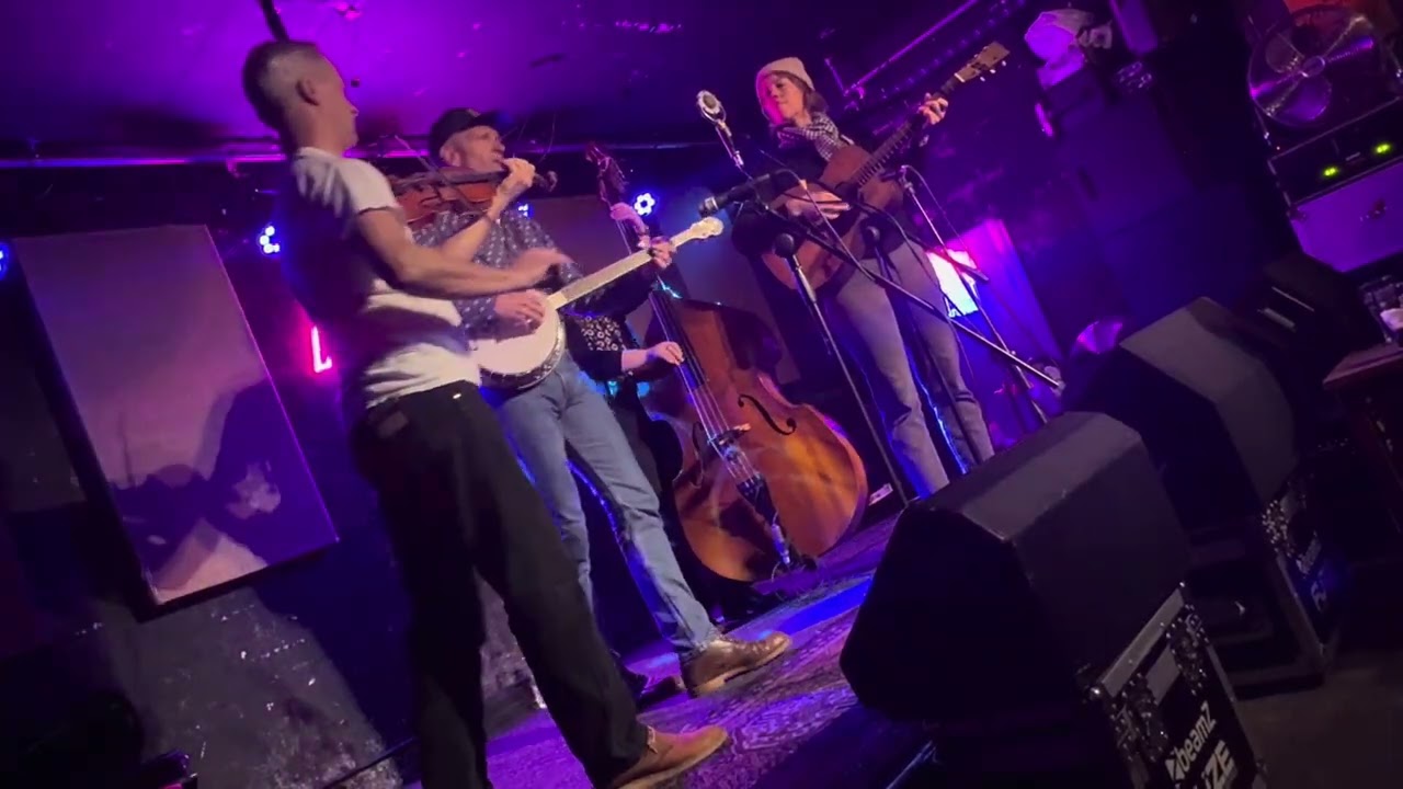 Foghorn String Band - Little Black Train