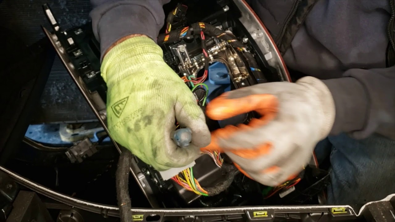2010-2013 RANGE ROVER SPORT HOW TO REMOVE CD PLAYER UNIT