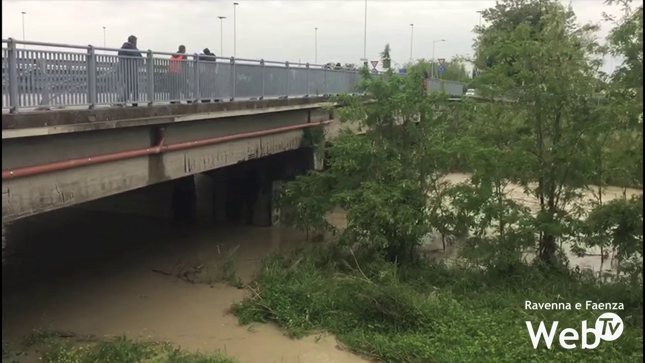 Fiumi: evacuati i residenti di San Bartolo. Domani scuole e asili tutti chiusi nel Comune di Ravenna