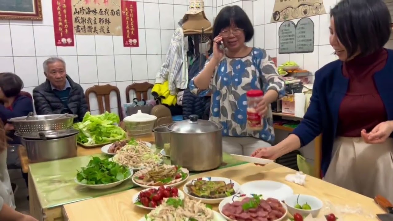 Mùng 2 TếT ( Em bé Việt Đài ) 