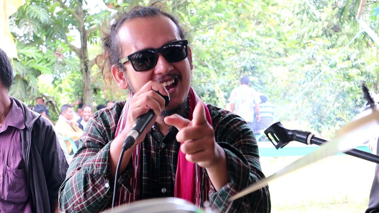 KALI INI KITING SIDABUTAR BERMAIN DI VOCAL BERSAMA SIDABUTAR MUSIK TIGADOLOK DAN SATU KELUARGA