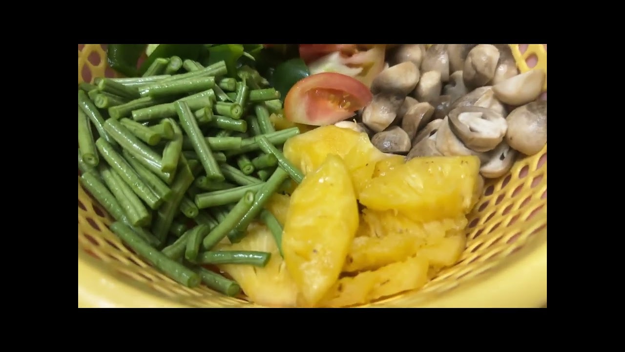 ម្ជូរខ្ទិះឆ្អឹងជំនីជ្រូក|How to cook pork ribs with coconut milk sour soup.