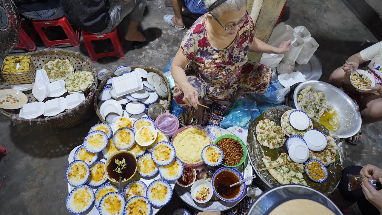 Sạp bánh dọn bán 5 phút đã hết hàng khiến khách mua sửng sốt ngơ ngát