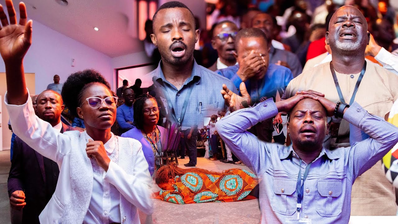 AWESOME GOD: (An Extended Worship Encounter)- Pastor Ackah | Worship Like You've never seen before!