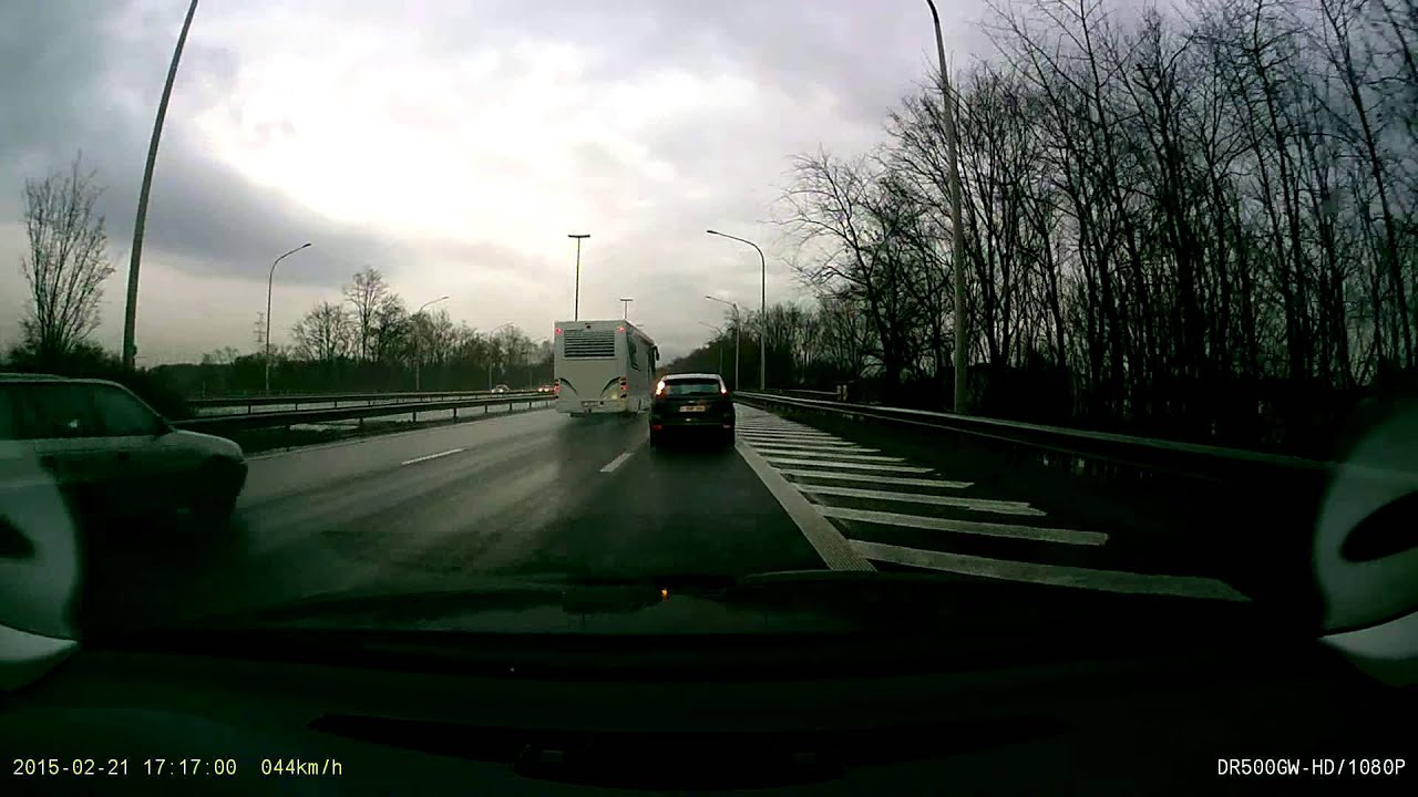 Invoegen snelweg E313 Hasselt gevaar op de weg