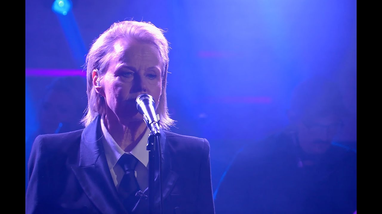 Arja Saijonmaa tolkar Dregens 