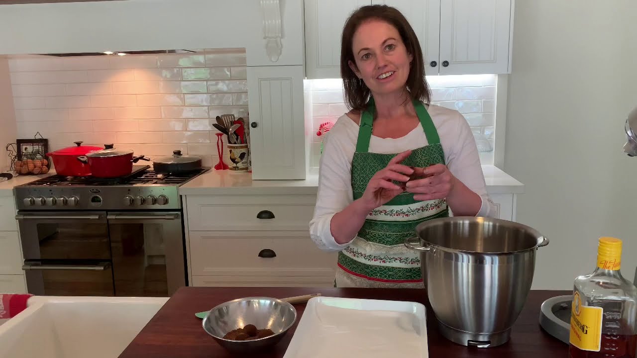 Classic Rum Balls #christmasbaking #christmas 