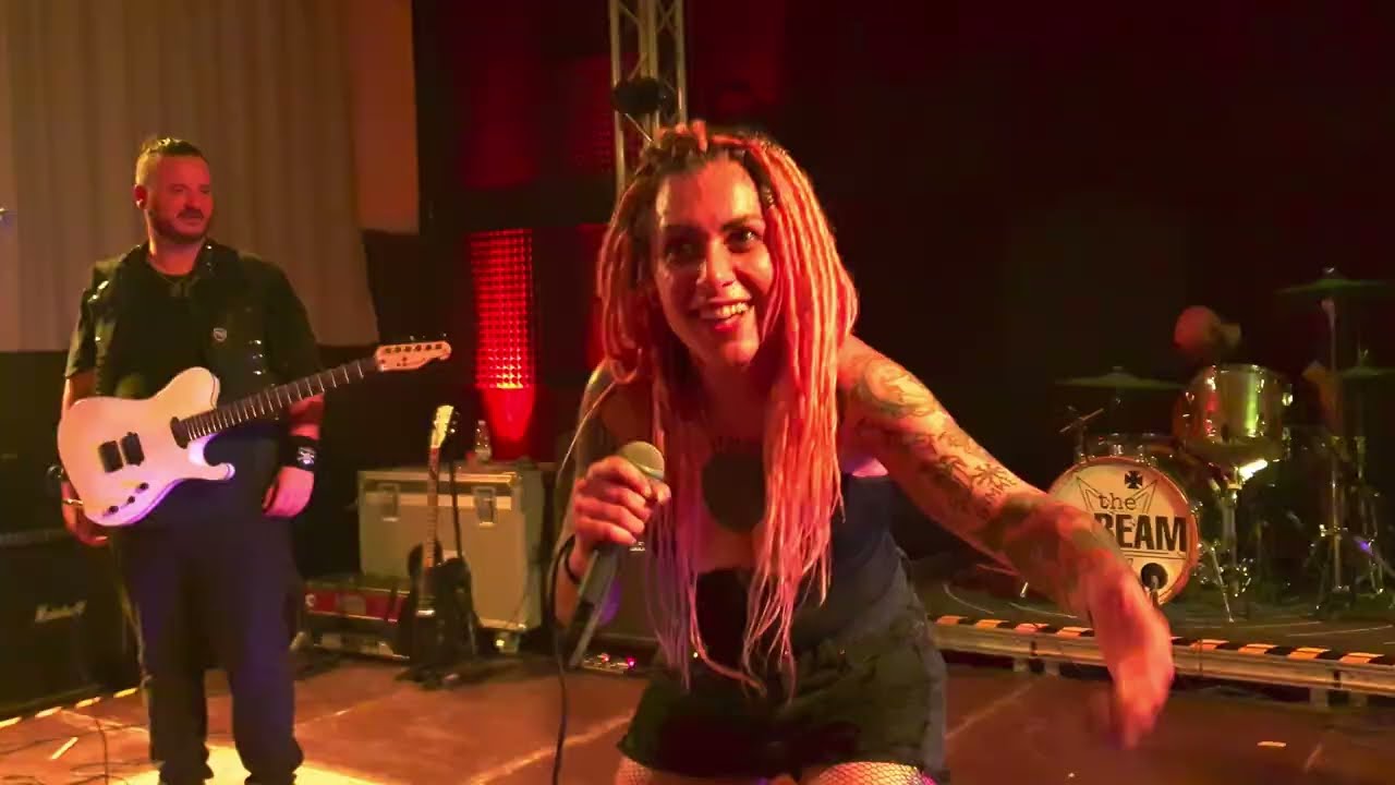 Svetlanas - Put Your Middle Fingers Up - Live Music Factory (CR) 12/10/24 Italy