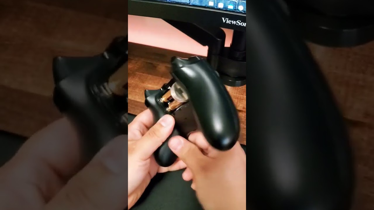Xbox Controller Battery Hack. #SpeedyTech77 #Xbox #controller #gameroom #lifehacks #xboxgaming