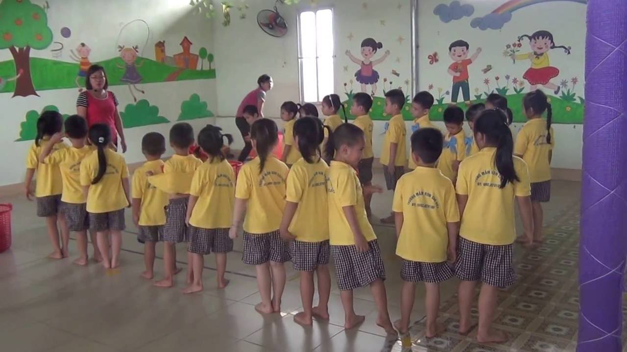 Giờ thể dục của các con 5 lớp tuổi B Trường mầm non Sao Việt