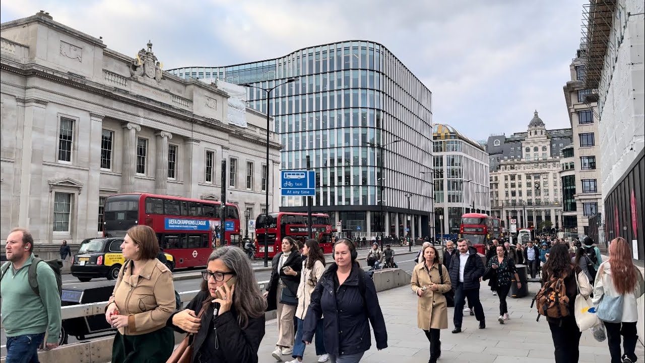 Walking at Liverpool Street London