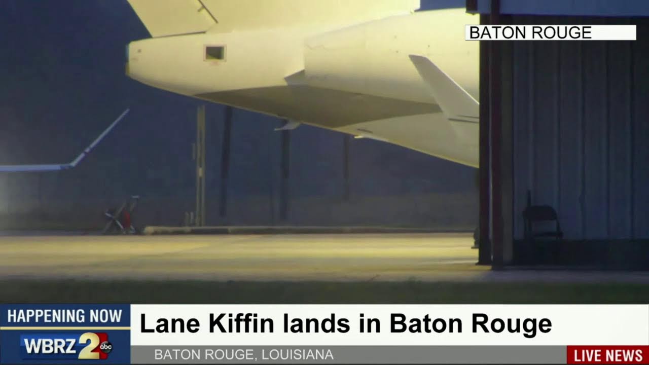 WATCH LIVE: New LSU Coach Lane Kiffin Lands in Baton Rouge