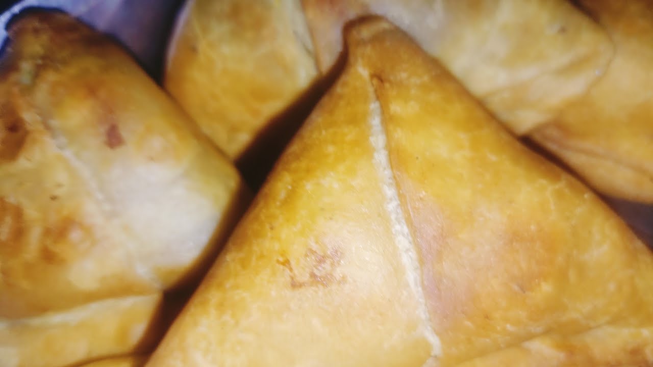 हलवाई जैसे खस्ता समोसे घर पर बनाएं।
