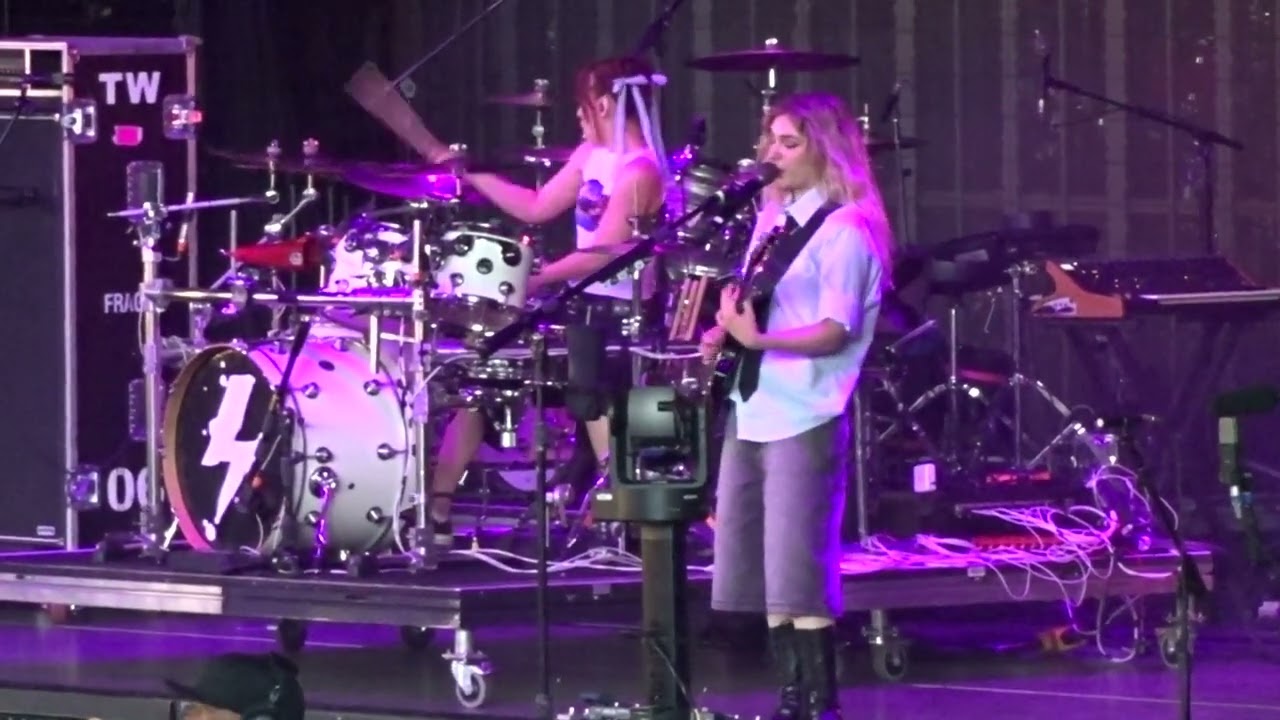 The Warning - Hell You Call A Dream - Live @ Toyota Pavillion - Concord,  Ca - May 10, 2025
