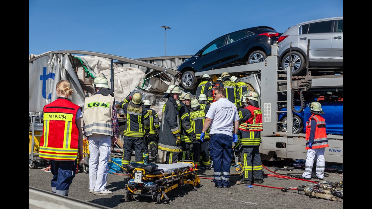 Zwei schwere Lkw-Unfälle auf der A3 bei Niedernhausen und der Raststätte Medenbach